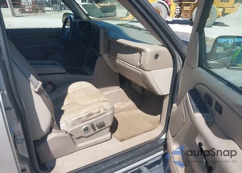 2004 Chevrolet Suburban 1500 Z71 из США, поврежденный, VIN 3GNFK16Z54G211588